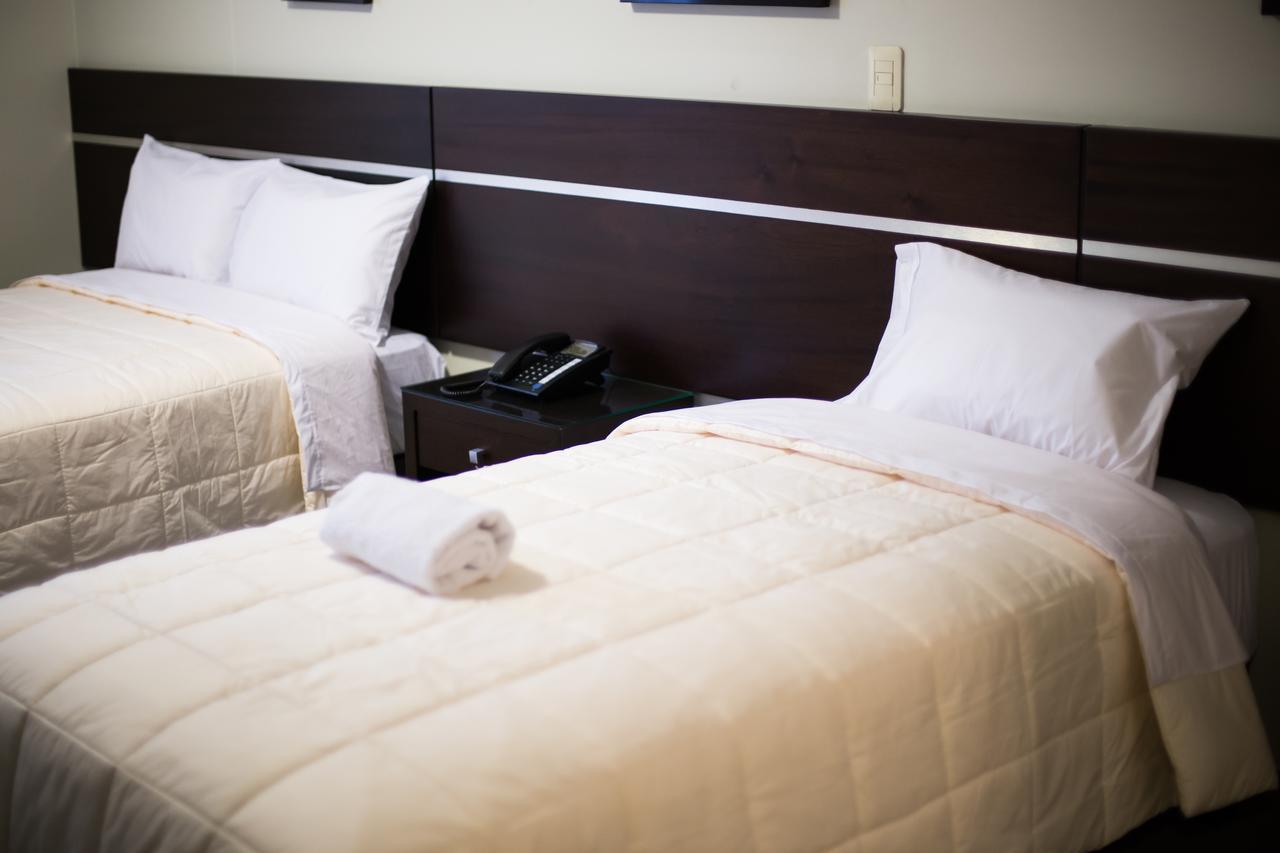 Mariategui Hotel & Suites Lima Bagian luar foto